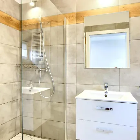 2 Bedroom Beautiful In