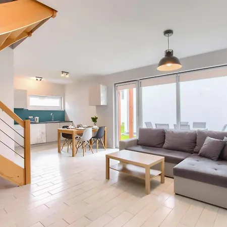 Ferienhaus Atemberaubendes Haus In Mit Swimmingpool